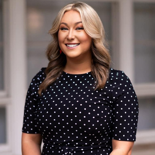 Carly Bowling headshot